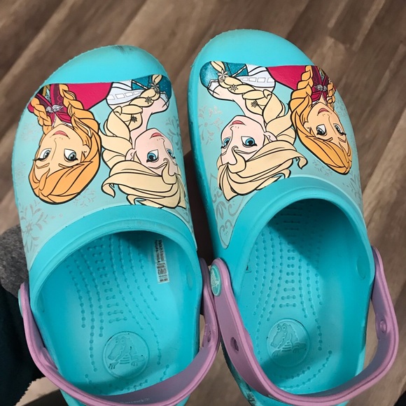 CROCS Other - Nearly Perfect!